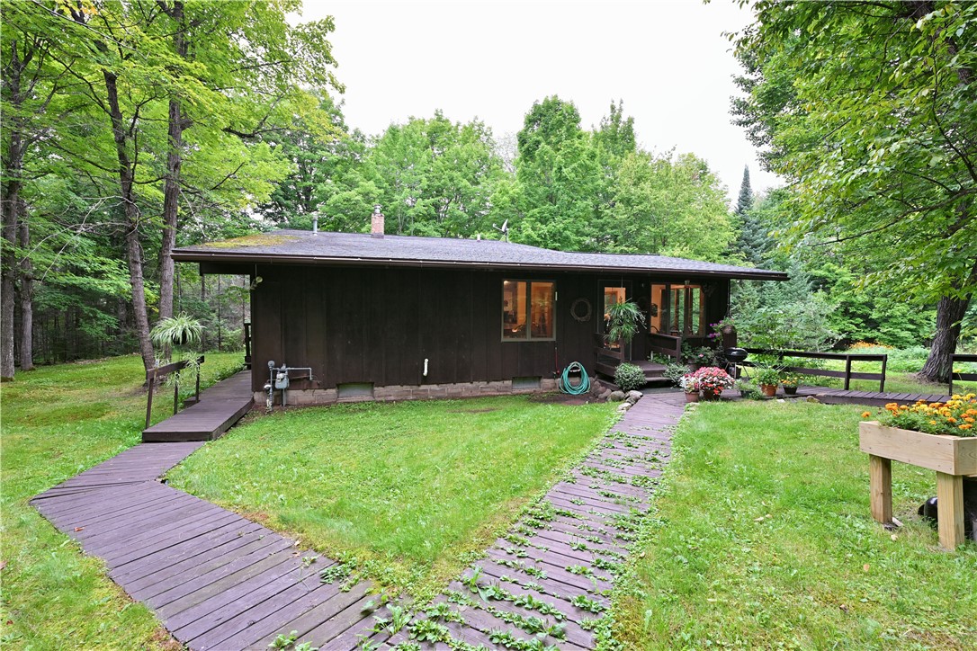 8913 E Balsam Drive Property Photo 1