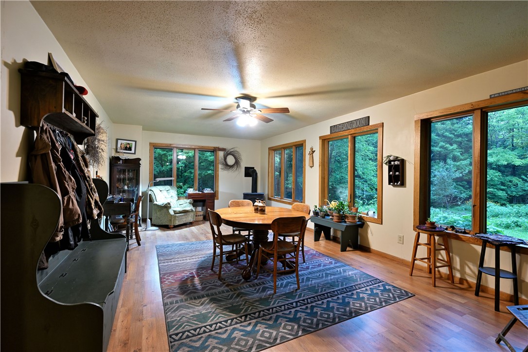 8913 E Balsam Drive Property Photo 2