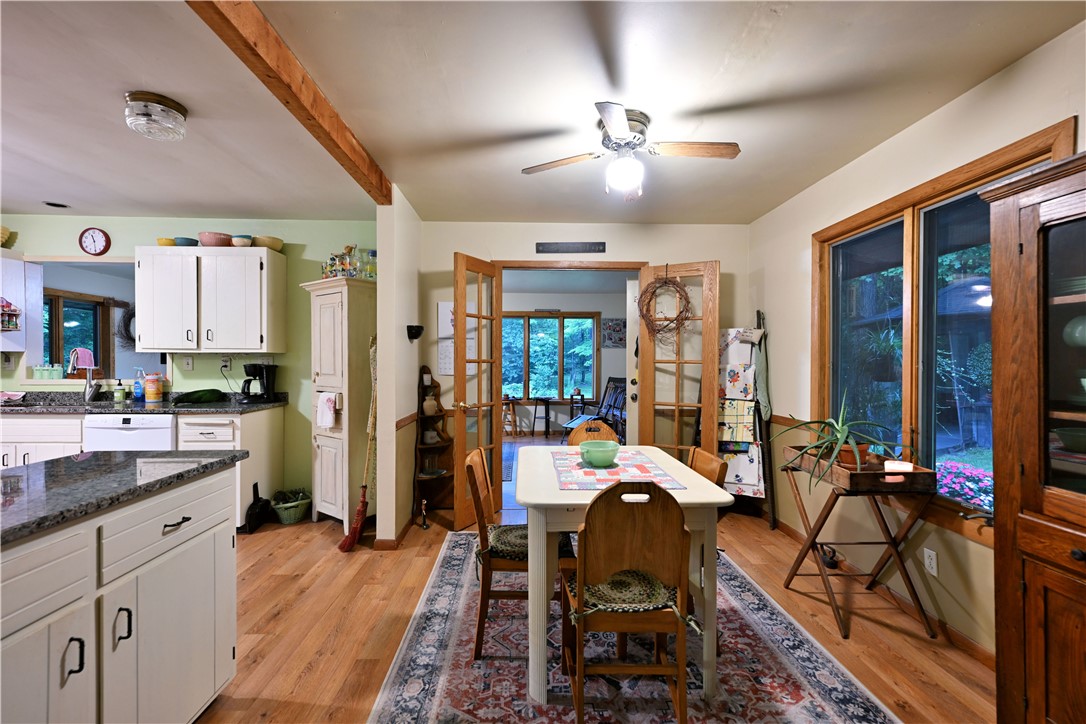 8913 E Balsam Drive Property Photo 7