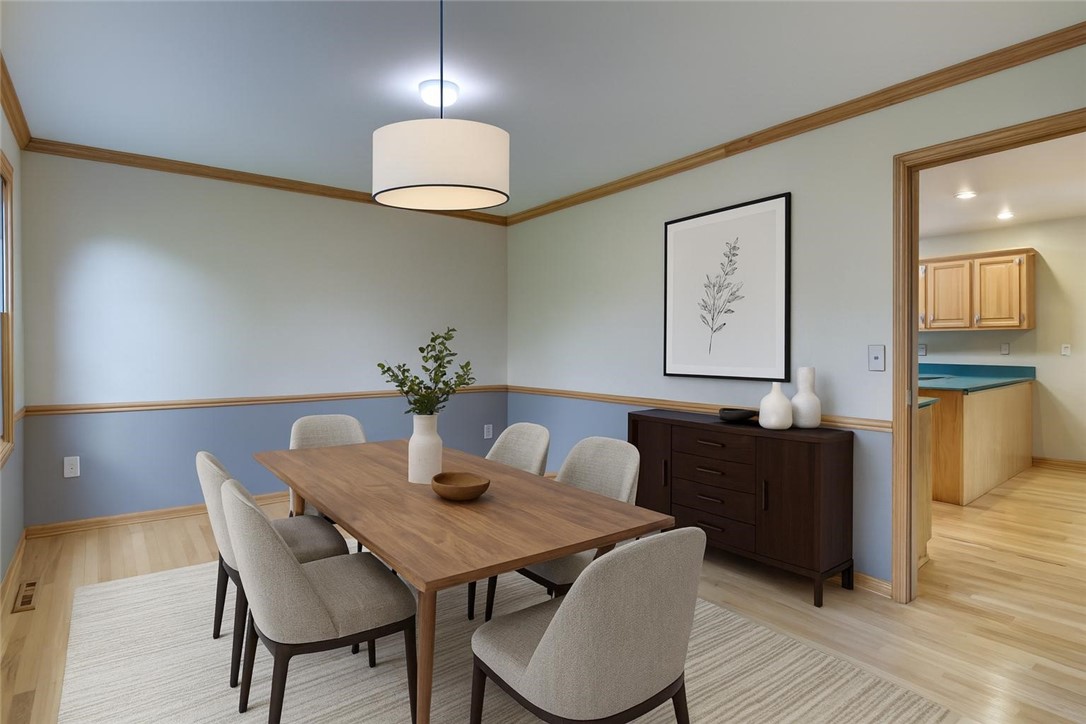 E4625 Interlachen Boulevard Property Photo 4