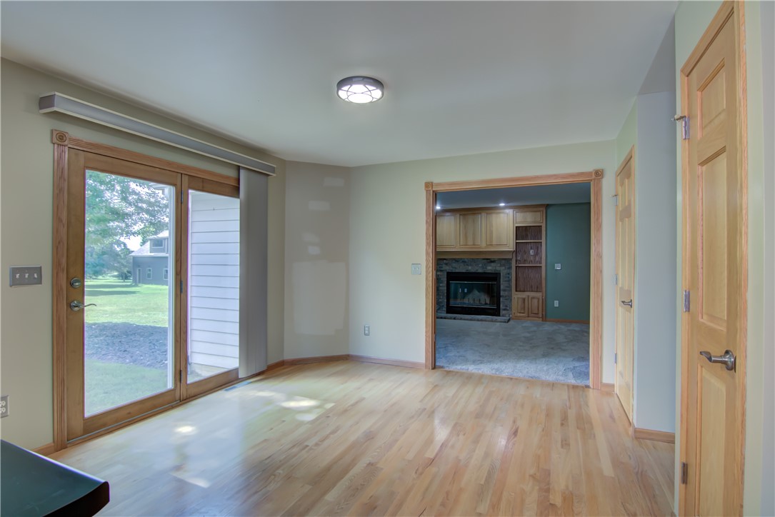 E4625 Interlachen Boulevard Property Photo 11