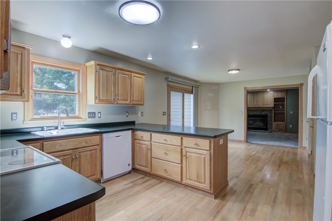 E4625 Interlachen Boulevard Property Photo 13