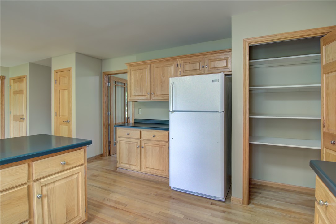 E4625 Interlachen Boulevard Property Photo 14