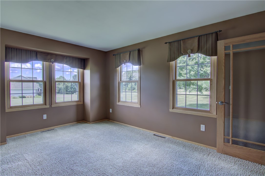 E4625 Interlachen Boulevard Property Photo 21