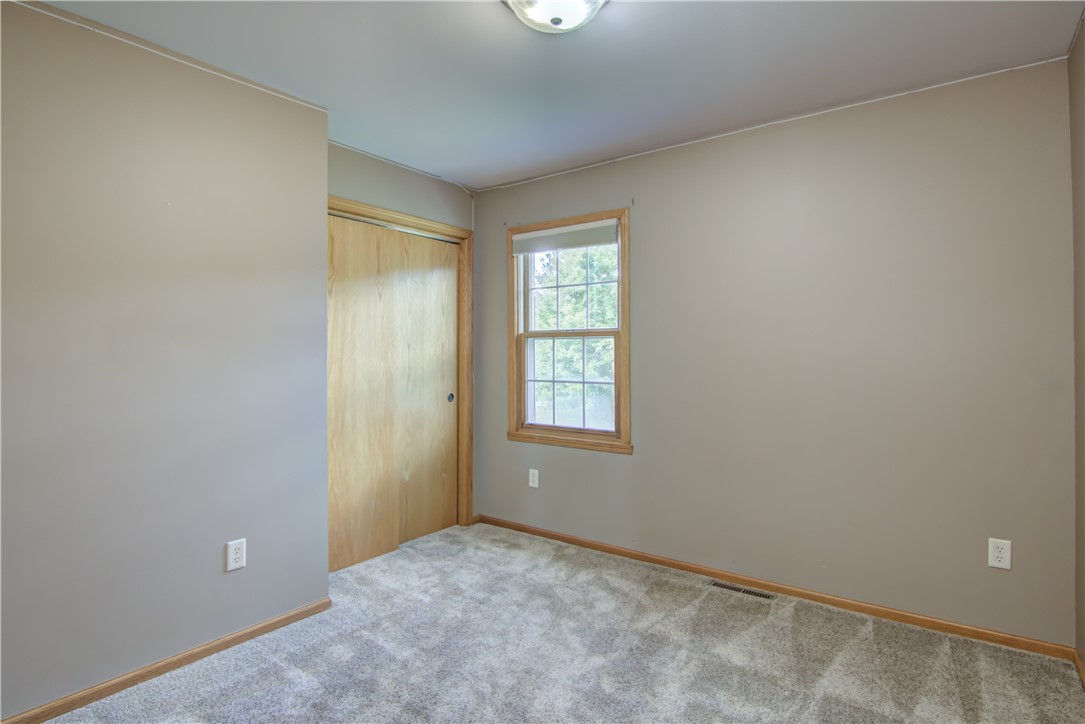 E4625 Interlachen Boulevard Property Photo 23