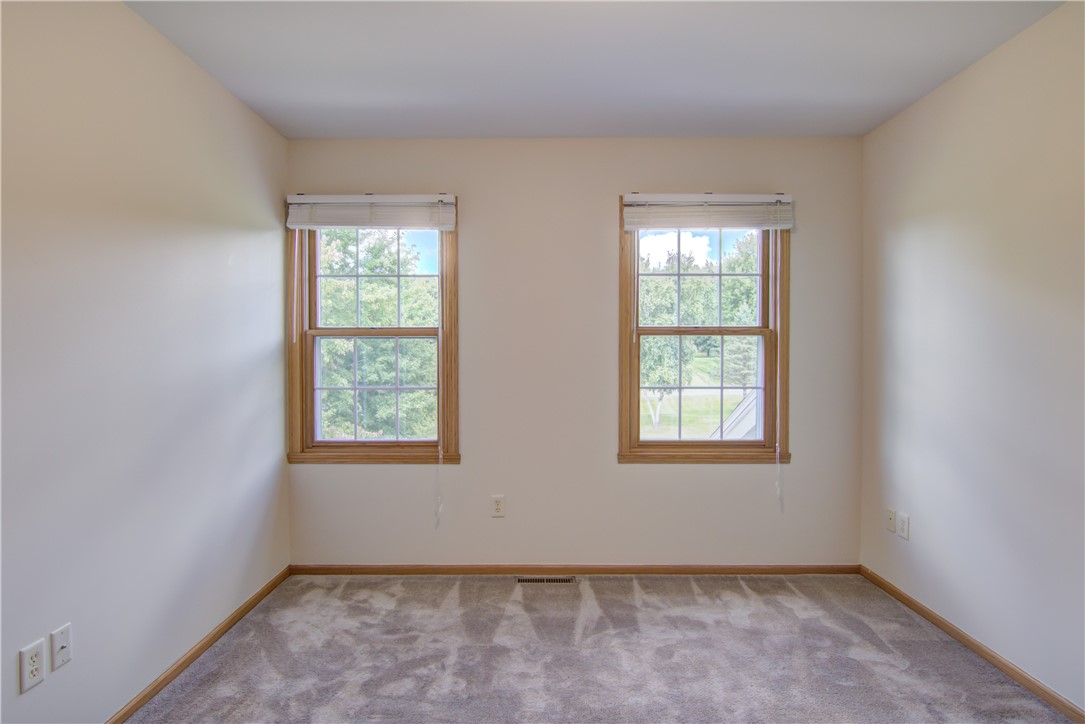 E4625 Interlachen Boulevard Property Photo 25