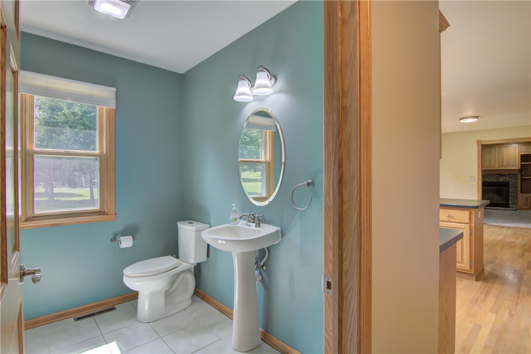 E4625 Interlachen Boulevard Property Photo 29