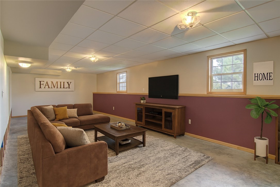 E4625 Interlachen Boulevard Property Photo 30