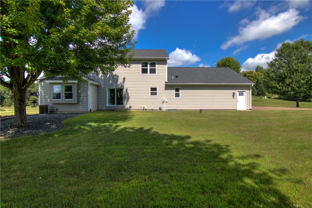 E4625 Interlachen Boulevard Property Photo 34