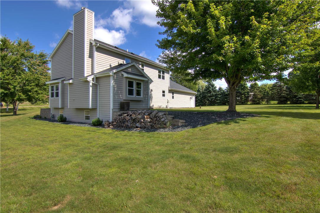 E4625 Interlachen Boulevard Property Photo 35