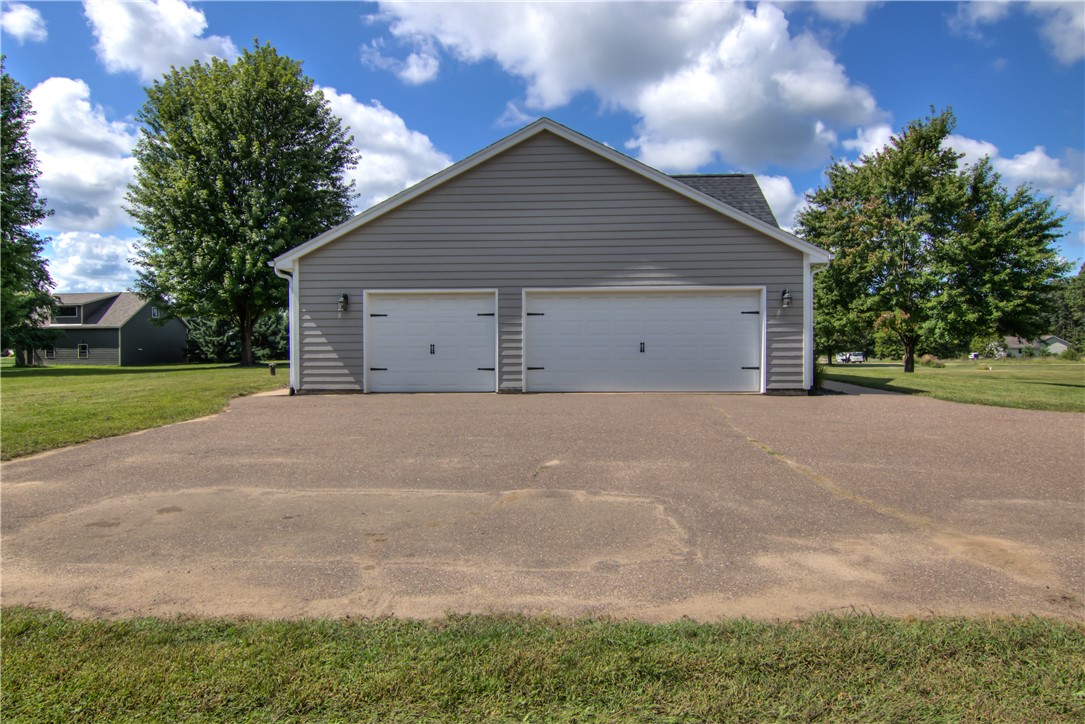 E4625 Interlachen Boulevard Property Photo 39