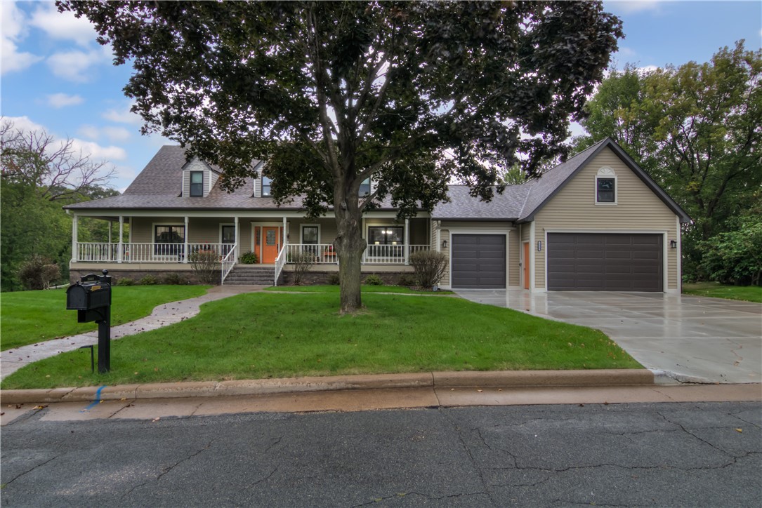 3920 Woodcrest Court Property Photo 1