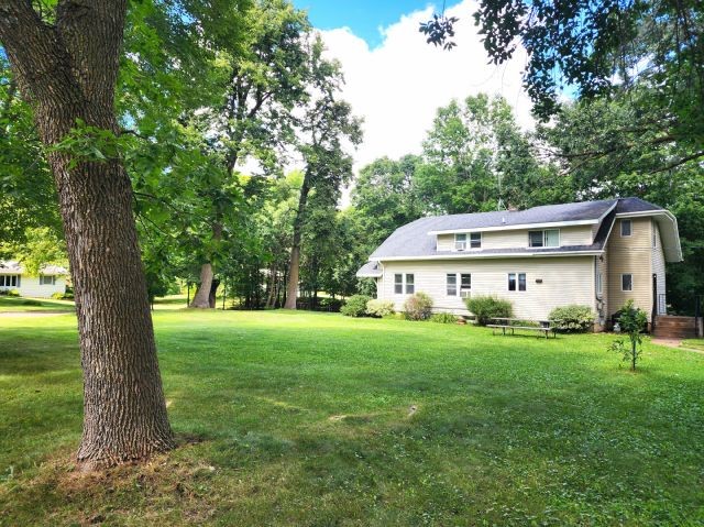 202 2nd Avenue N Property Photo 2