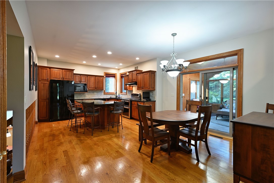 2047 23 11/16 Avenue Property Photo 9