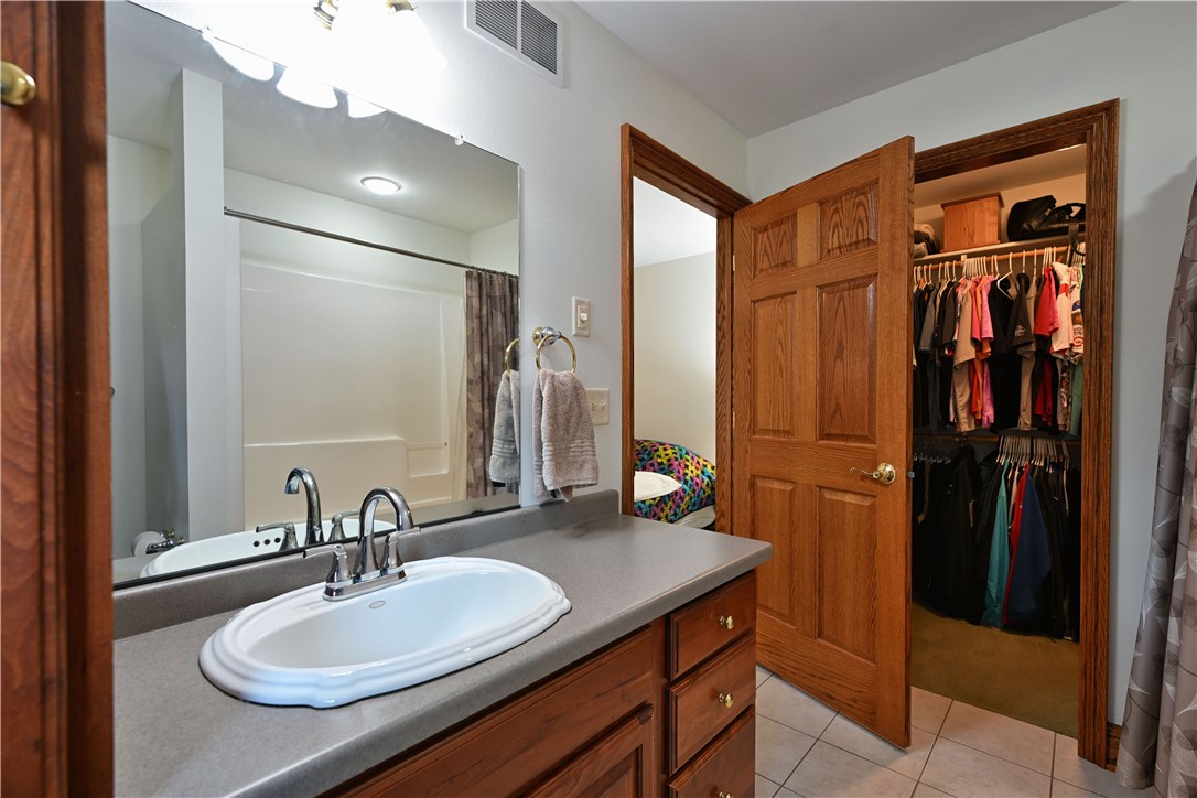 2047 23 11/16 Avenue Property Photo 27