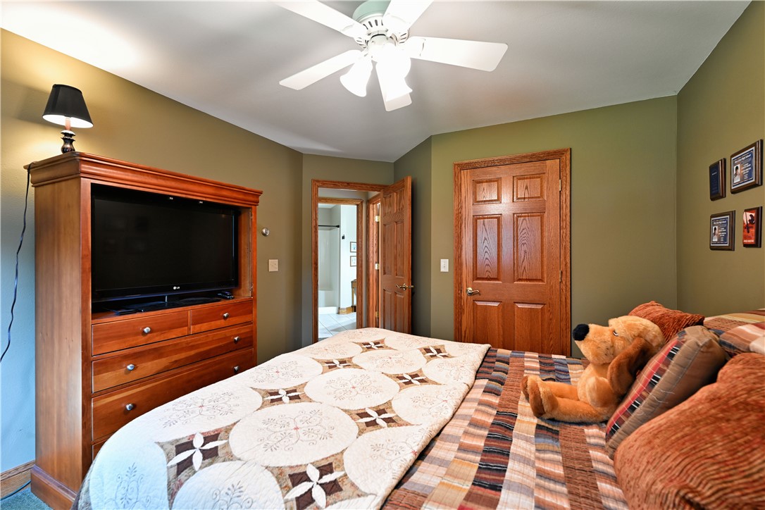 2047 23 11/16 Avenue Property Photo 39