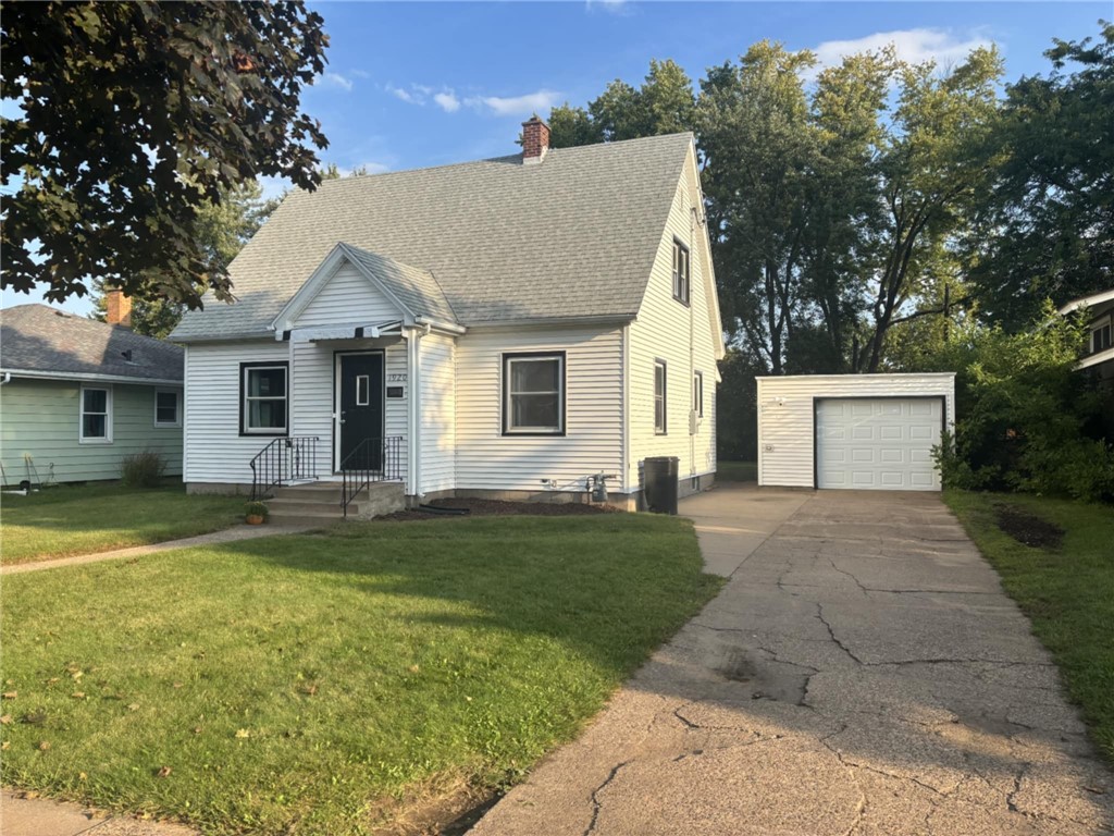 1920 Fenwick Avenue Property Photo 1