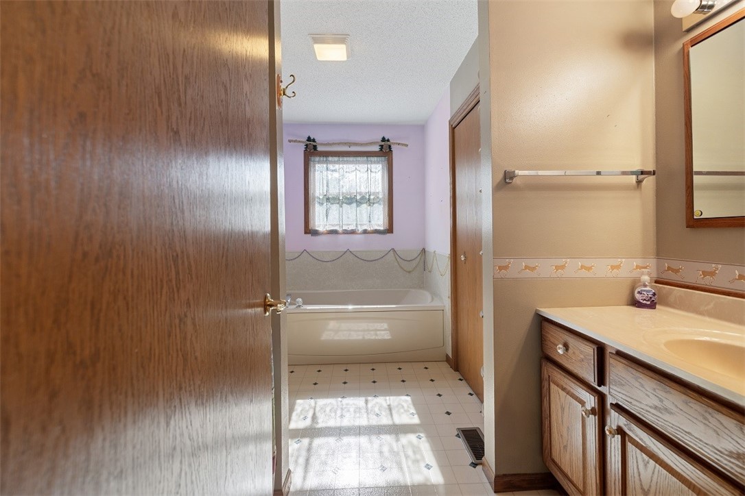 S392 County Road Vv Property Photo 23