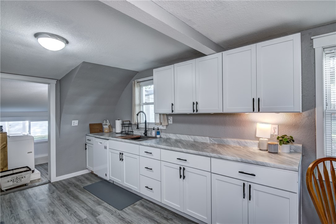 602 E South Avenue Property Photo 4