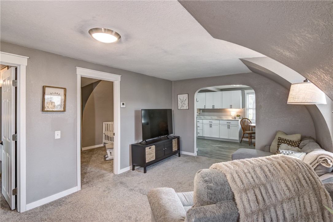 602 E South Avenue Property Photo 9