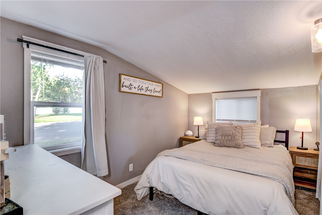 602 E South Avenue Property Photo 10