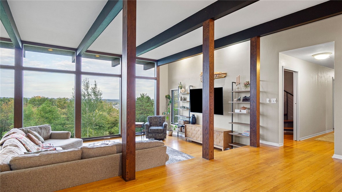 217 Skyline Drive Property Photo 9