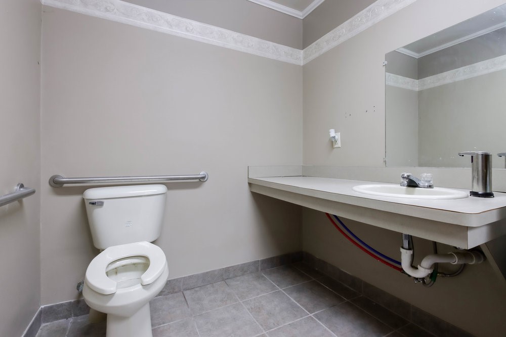 215 Lake Avenue E Property Photo 13
