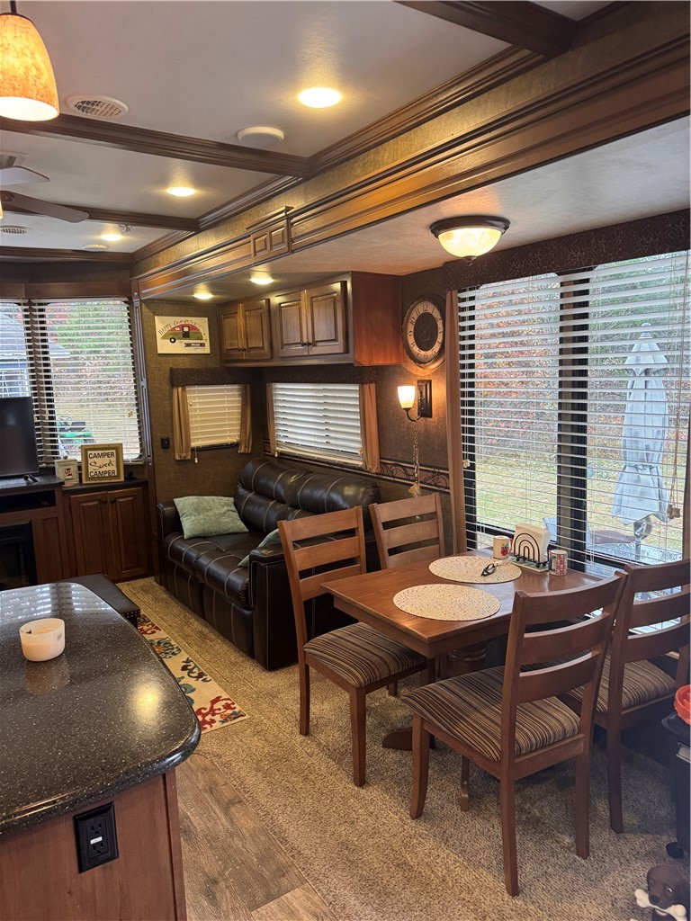 15610 E Crystal Lake Road Property Photo 11