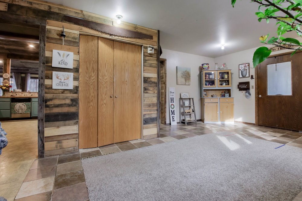 7719 W Wears Road Property Photo 8