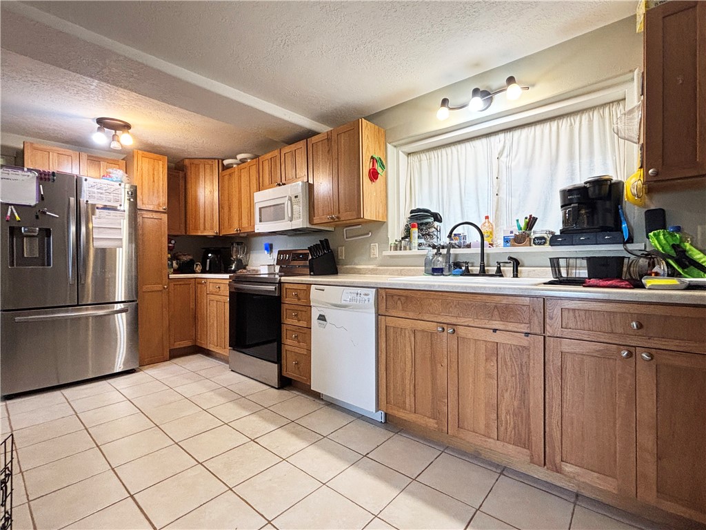 1831 Montanis Avenue Property Photo 5
