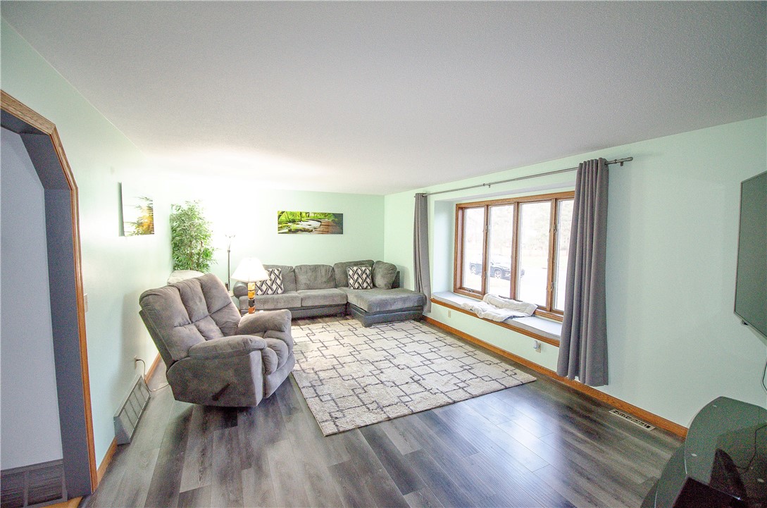 320 Badger Road Property Photo 12
