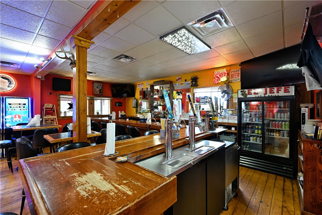 6098 S State Highway 35 Property Photo 17