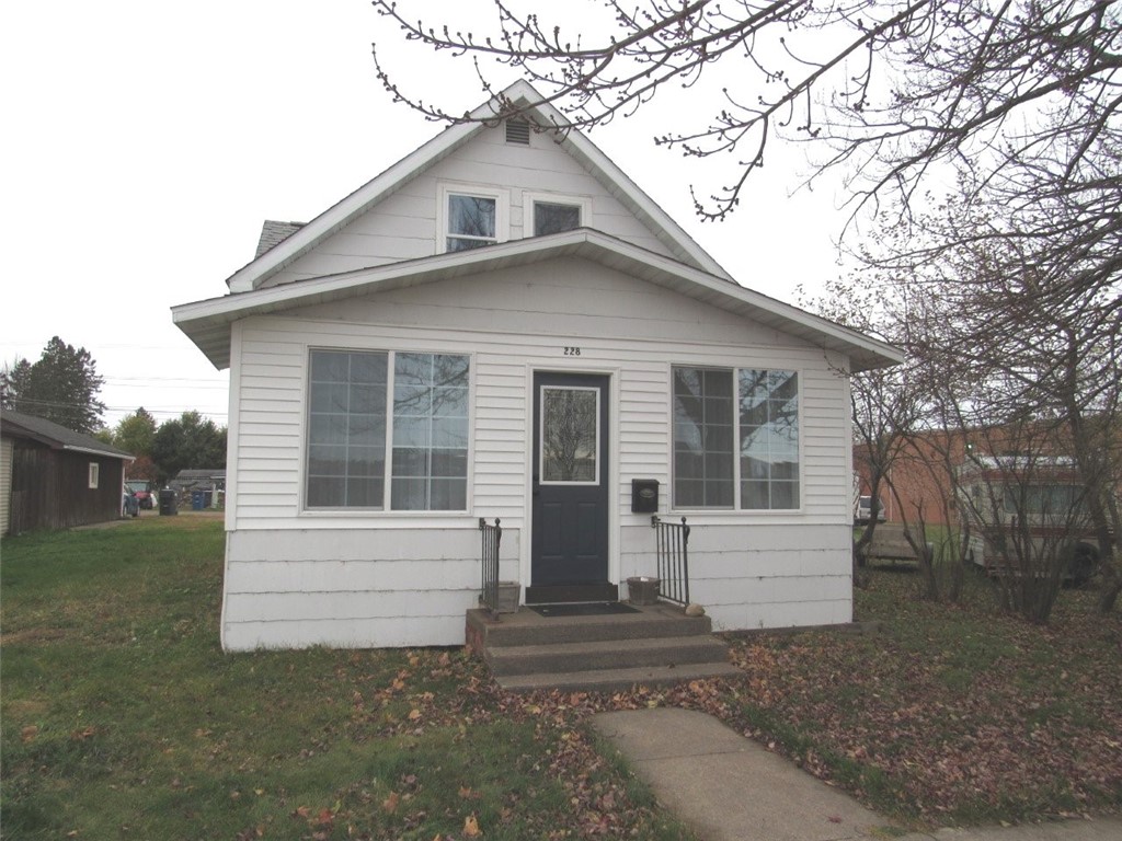 228 6th Avenue S Property Photo 1