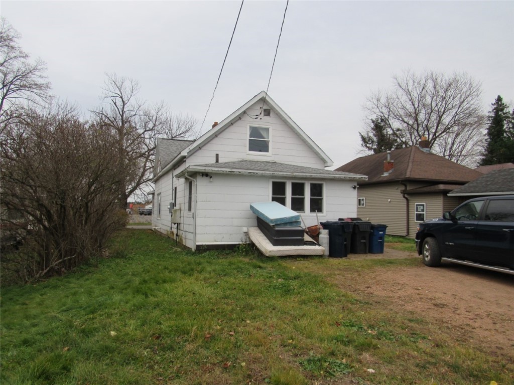 228 6th Avenue S Property Photo 3