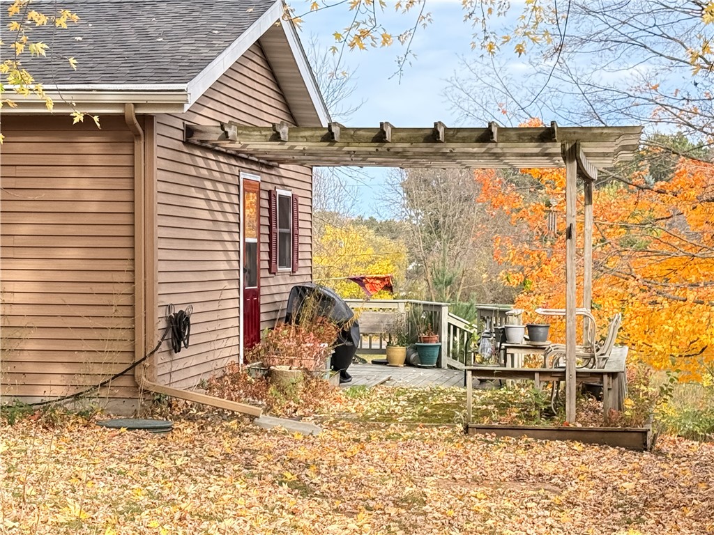 510 Maple Street W Property Photo 2