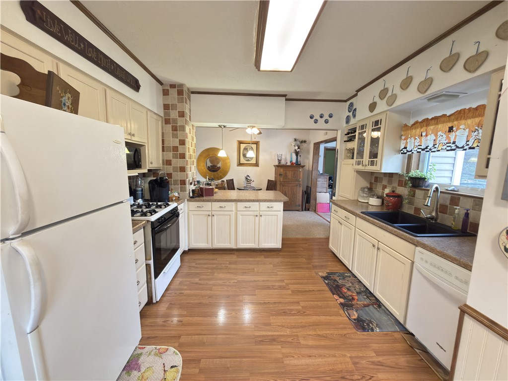 510 Maple Street W Property Photo 8