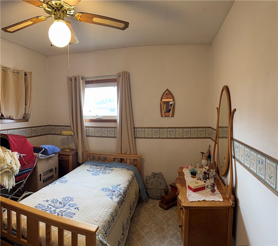 510 Maple Street W Property Photo 25