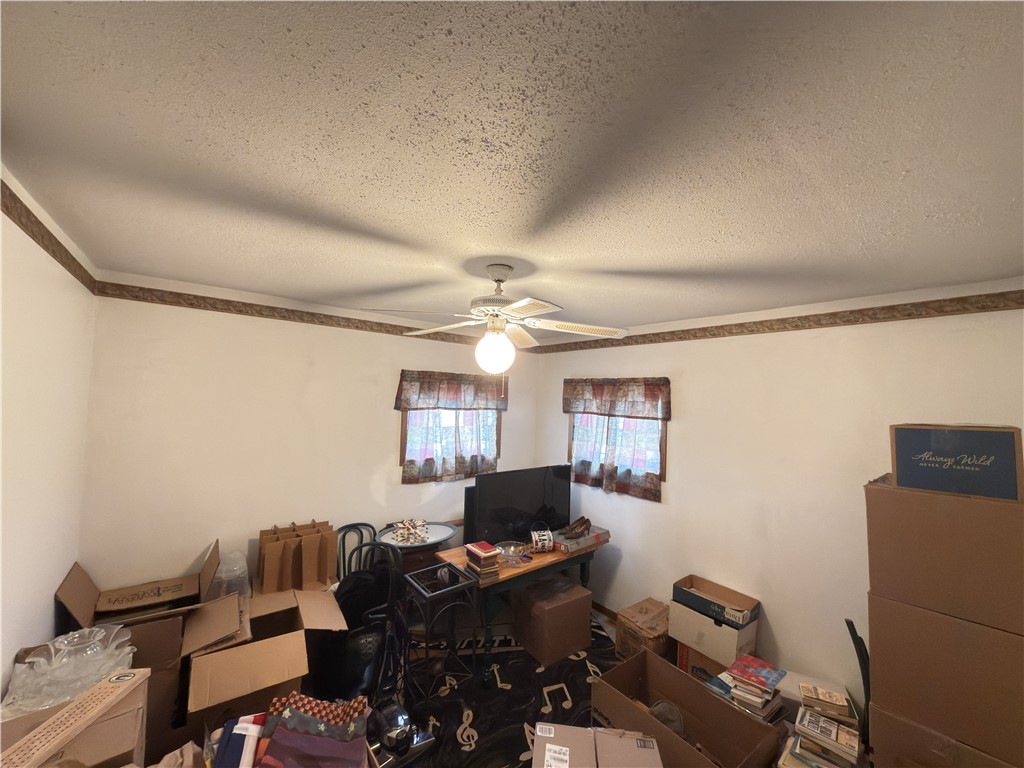 510 Maple Street W Property Photo 27