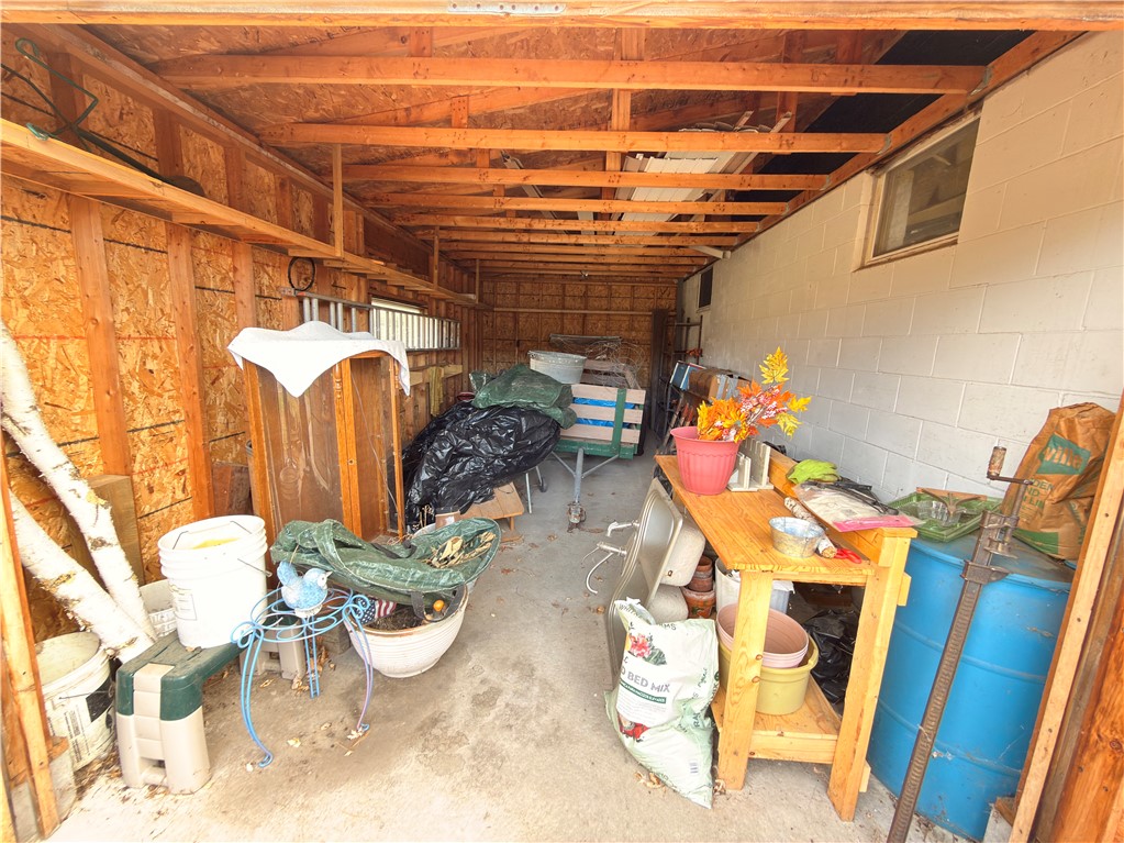 510 Maple Street W Property Photo 42