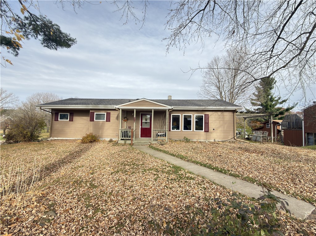 510 Maple Street W Property Photo 44