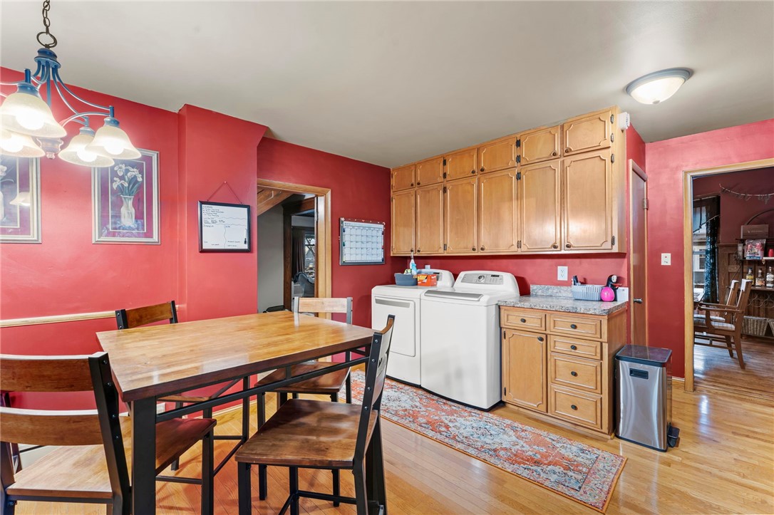 1045 Grove Street Property Photo 7