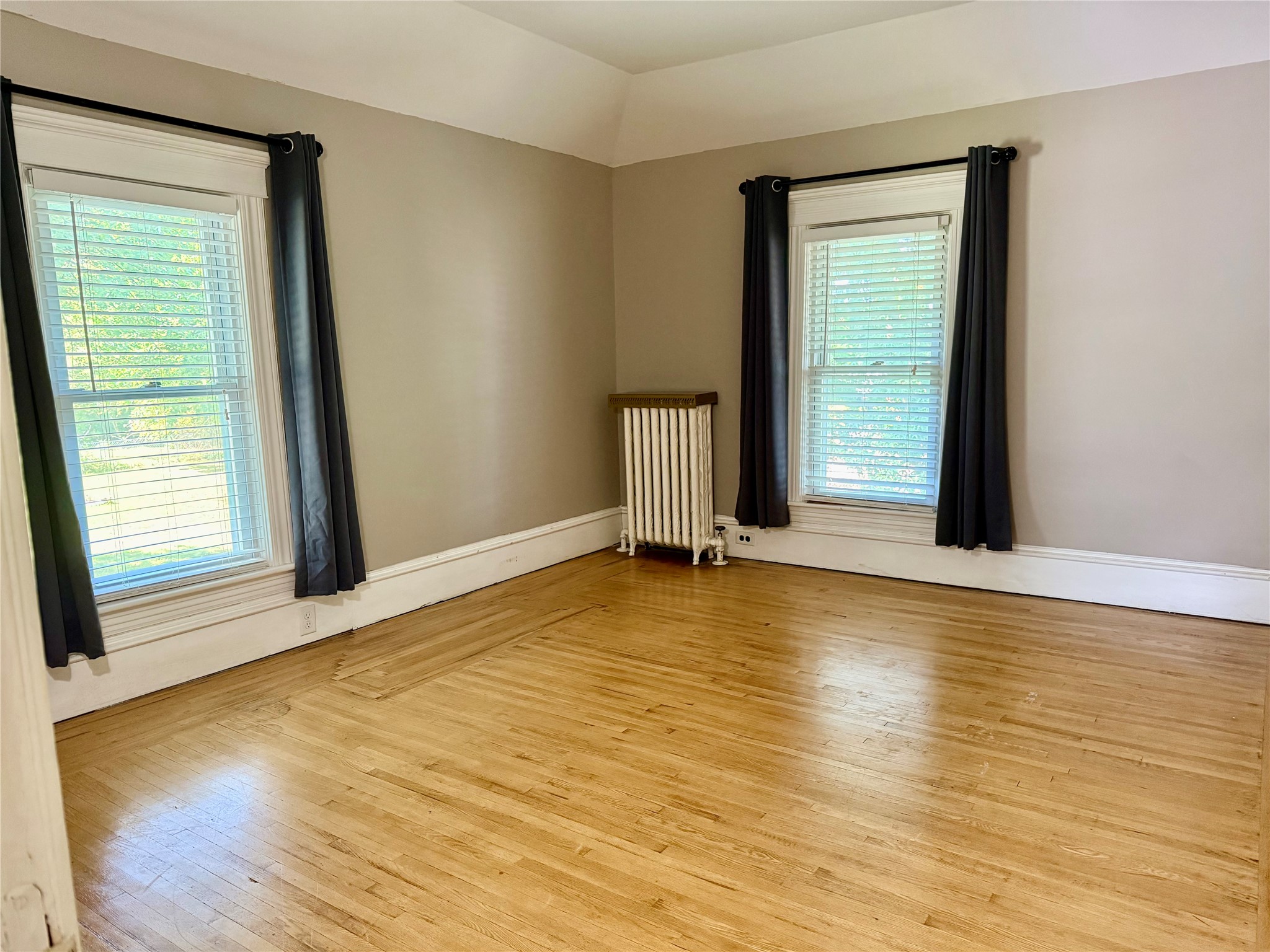 1045 Grove Street Property Photo 25
