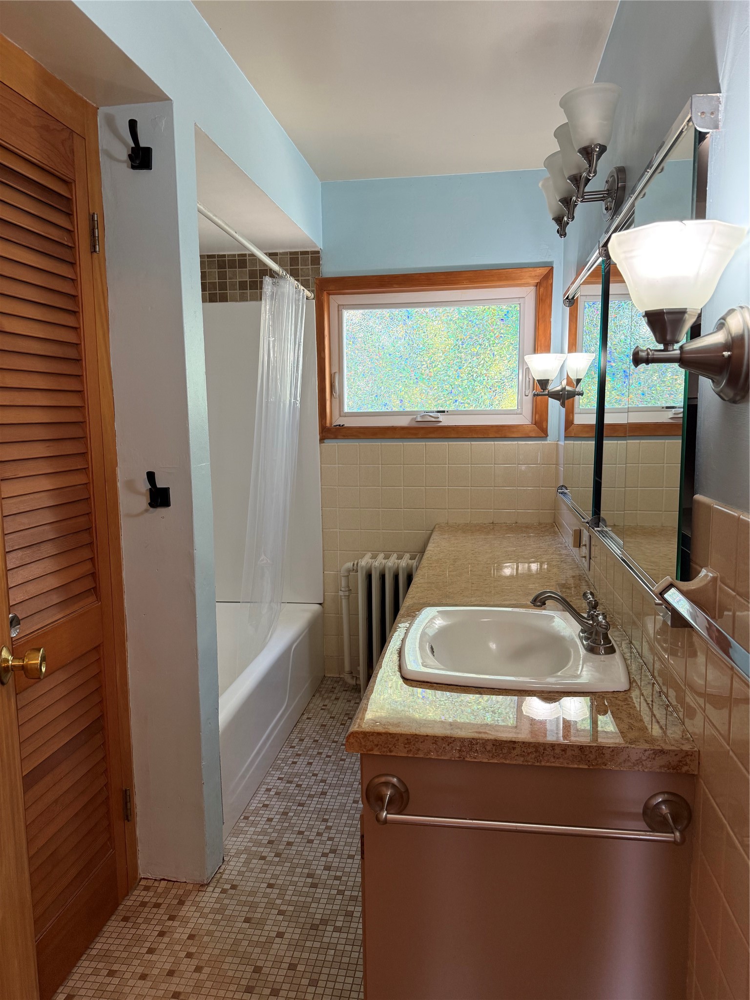 1045 Grove Street Property Photo 29