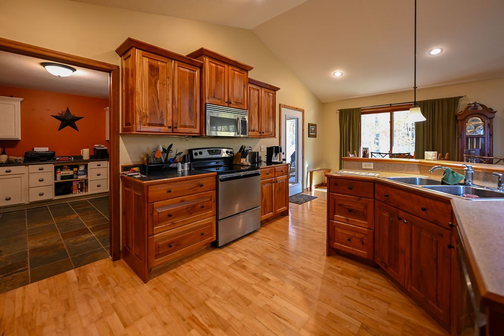 N4433 Forest Creek Drive Property Photo 16