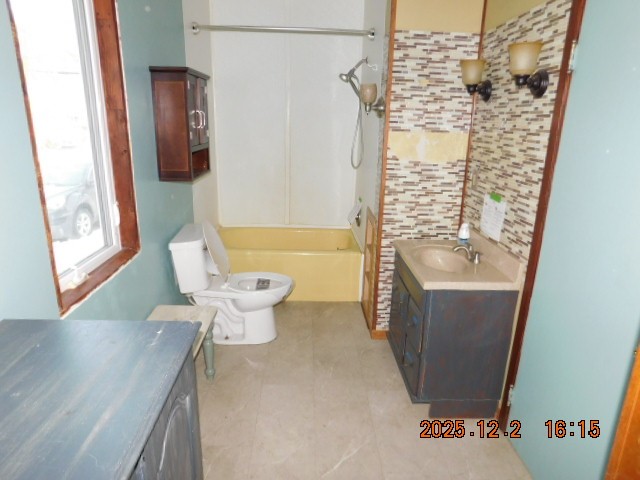 230 S Main Street Property Photo 7