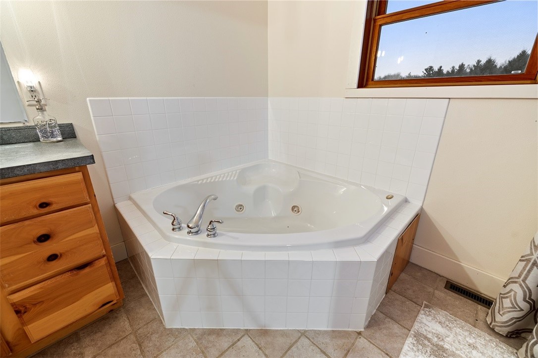 1525 6 1/2 Avenue Property Photo 17