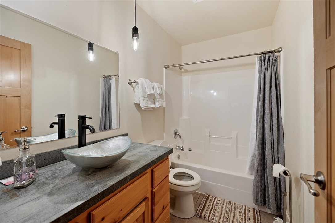 1525 6 1/2 Avenue Property Photo 19