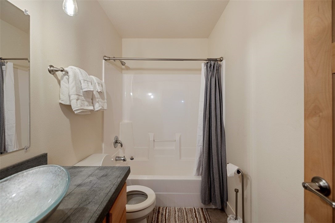 1525 6 1/2 Avenue Property Photo 20