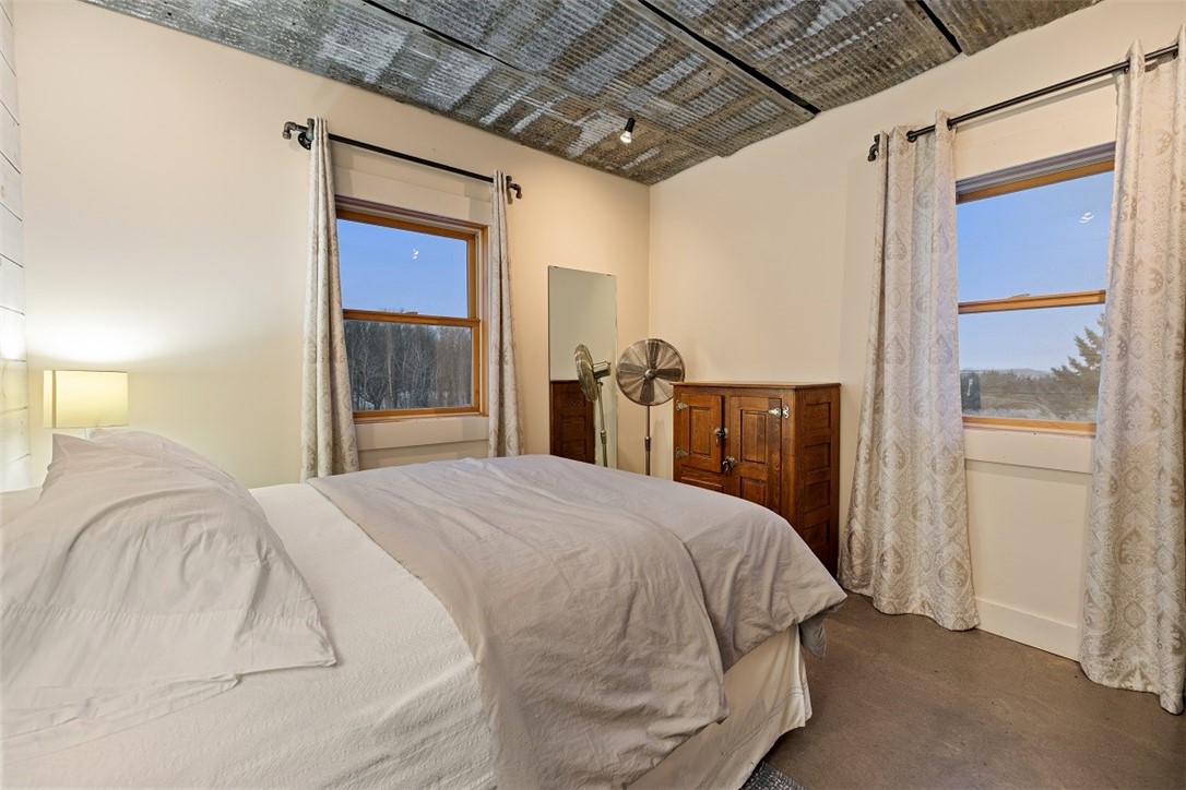 1525 6 1/2 Avenue Property Photo 35