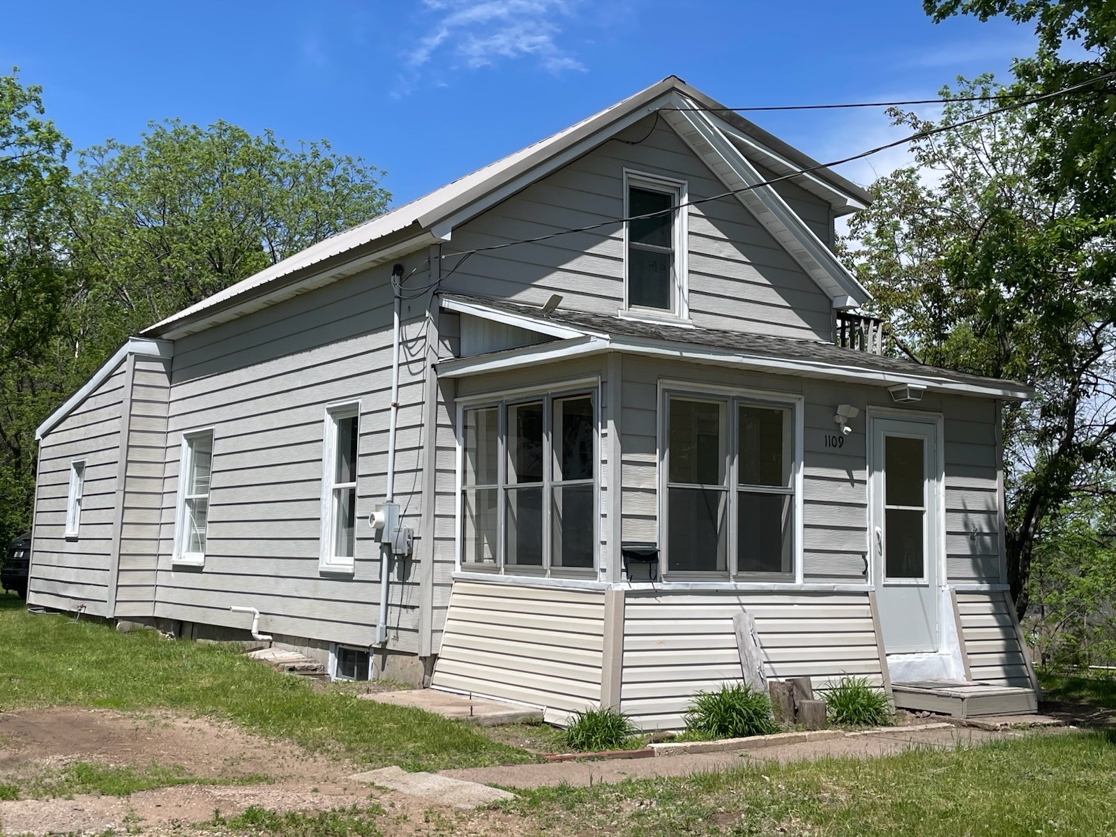 1109 3rd Street W Property Photo 2